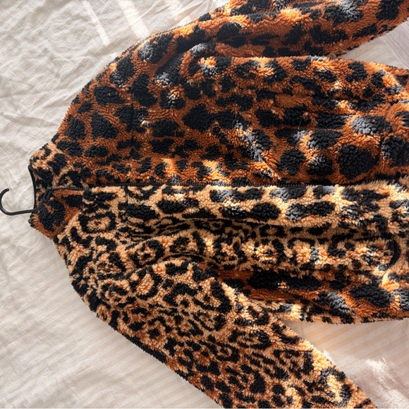 Topshop jacquard fleece borg in leopard - Picture 7 of 7
